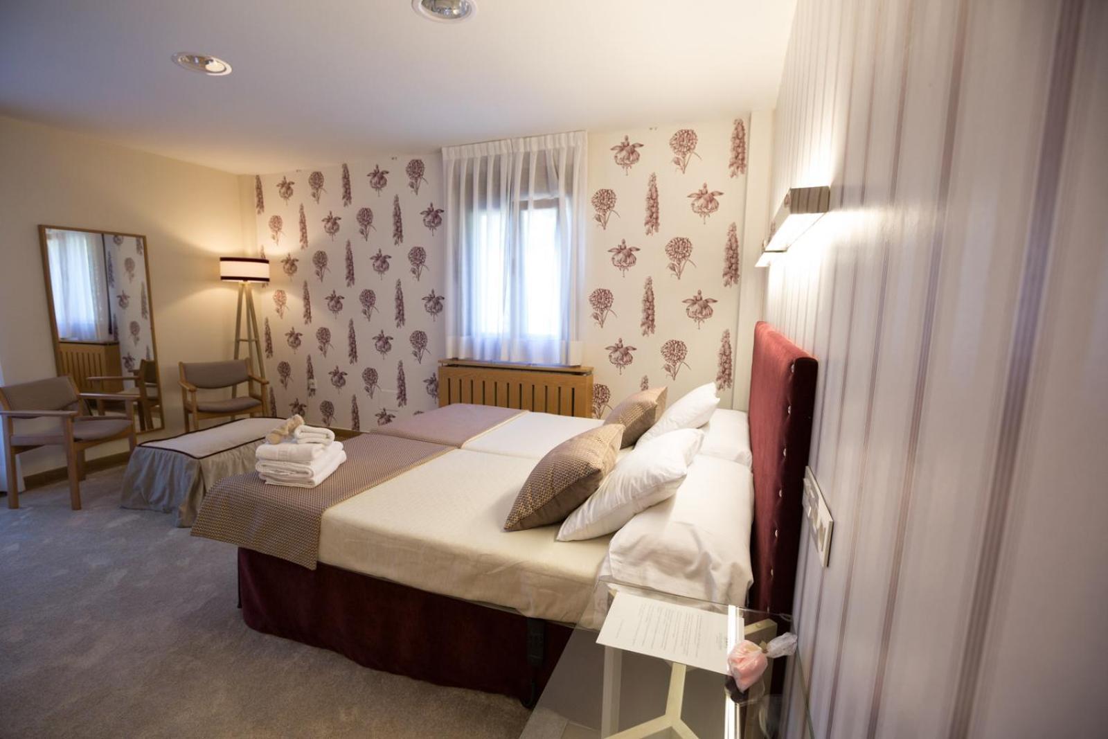 Hotel La Casona De Llerices กังกัส เด โอนิส ภายนอก รูปภาพ