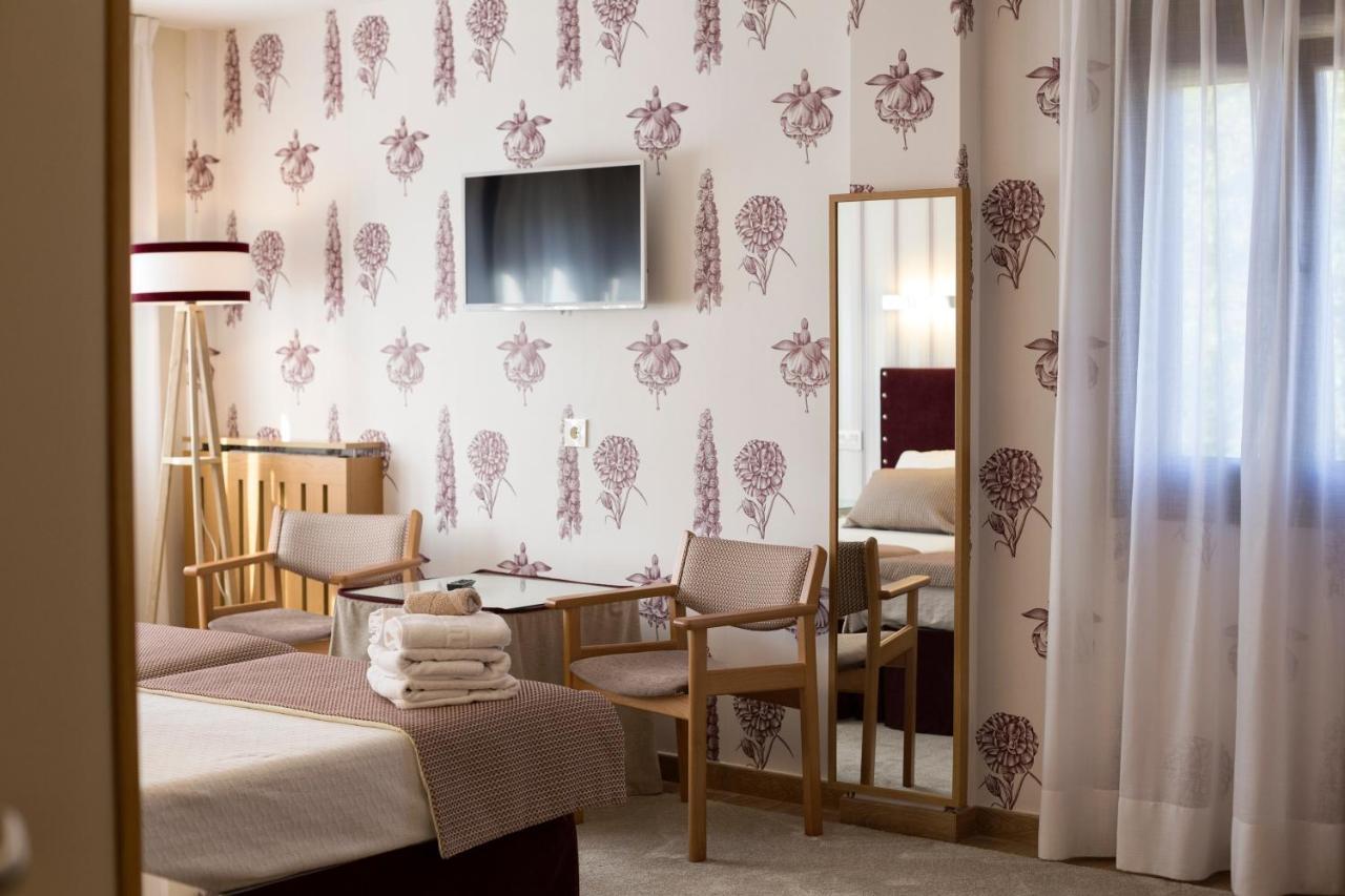 Hotel La Casona De Llerices กังกัส เด โอนิส ห้อง รูปภาพ