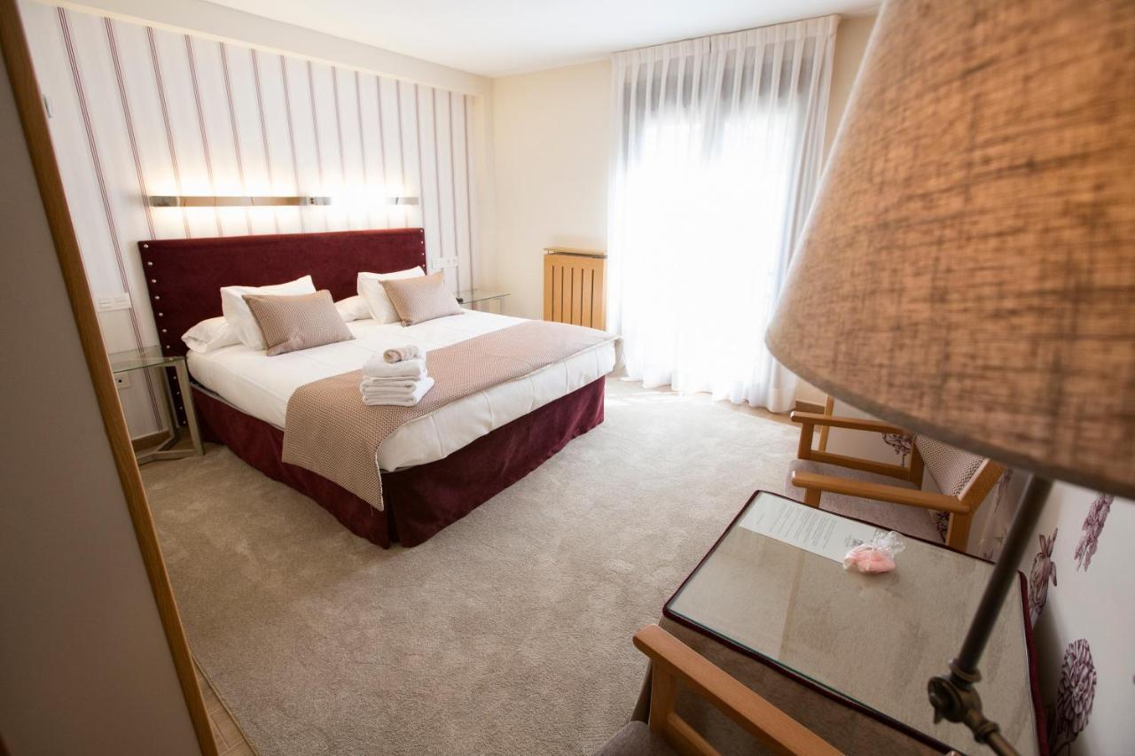 Hotel La Casona De Llerices กังกัส เด โอนิส ห้อง รูปภาพ